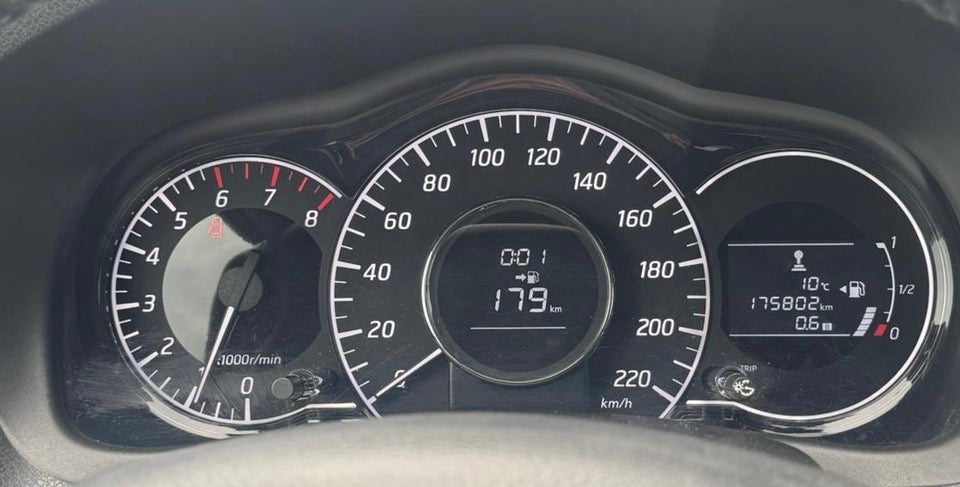 Nissan Note 1,2 Dig-S 98 Tekna 5d