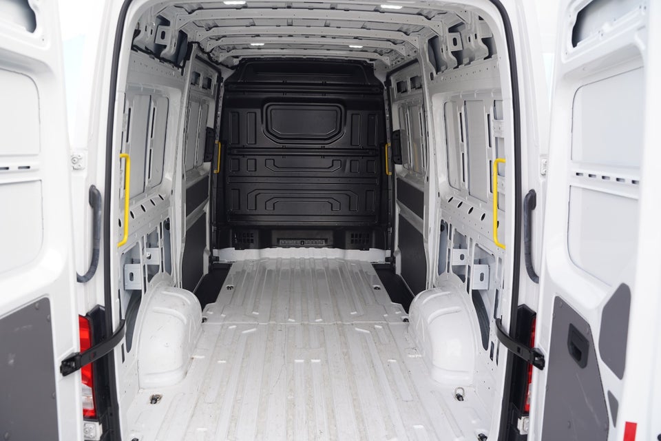 VW Crafter 35 2,0 TDi 140 Kassevogn L3H2