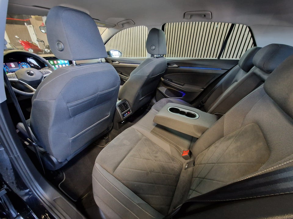 VW Golf VIII 1,4 eHybrid DSG 5d