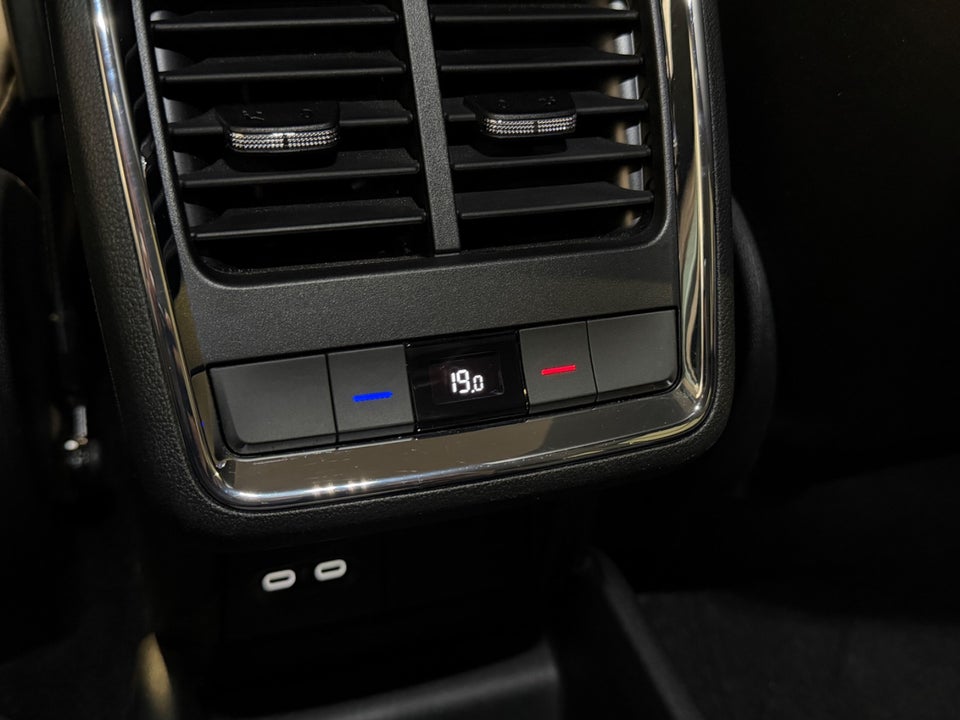 Skoda Enyaq 60 iV Loft 5d