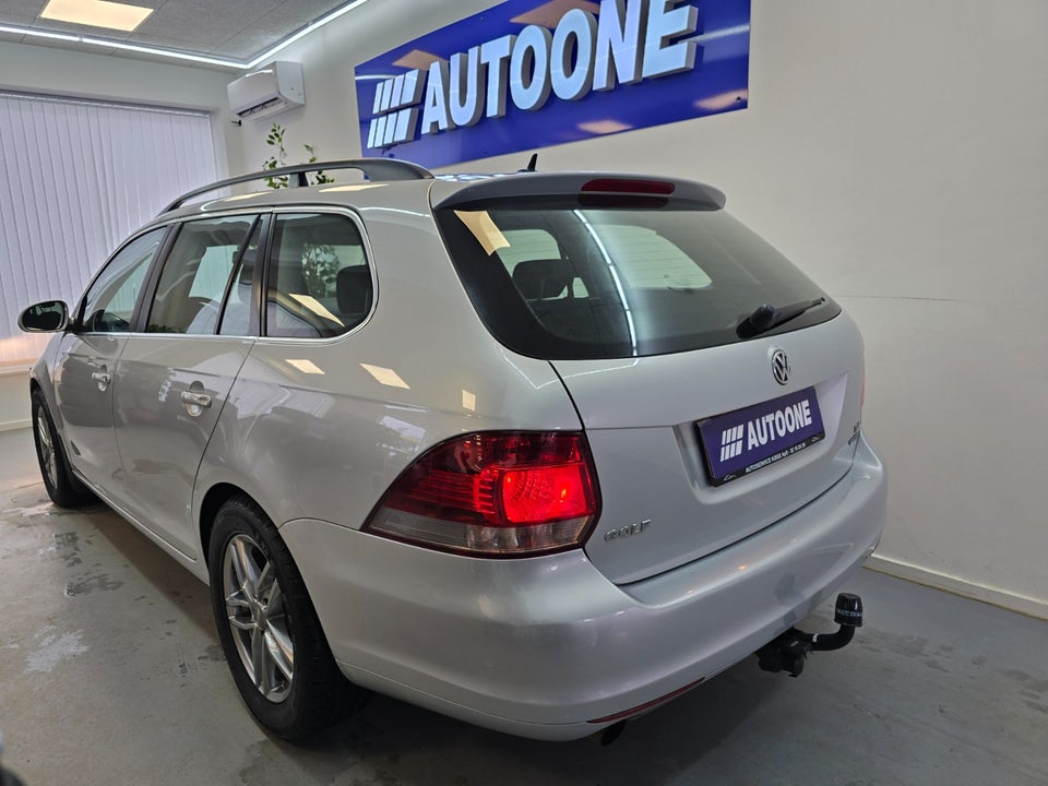 VW Golf VI 1,6 TDi 105 Comfortline Variant BMT 5d