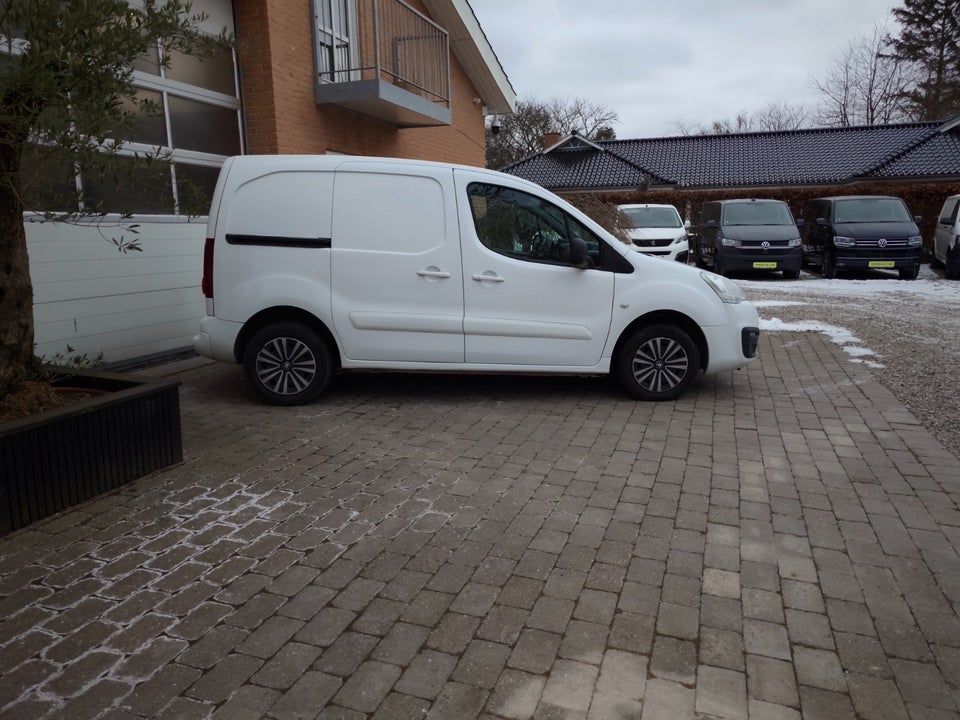 Peugeot Partner 1,6 BlueHDi 100 L1 Flex Van 5d