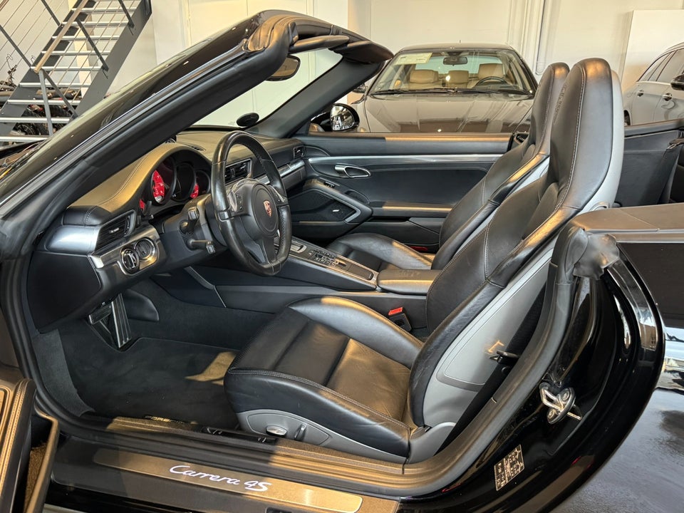 Porsche 911 Carrera 4S 3,8 Cabriolet PDK 2d