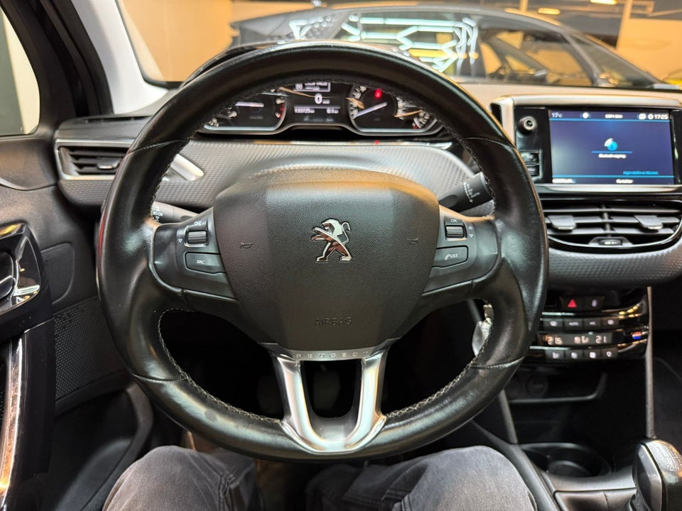 Peugeot 208 1,2 PureTech 82 Allure Sky 5d