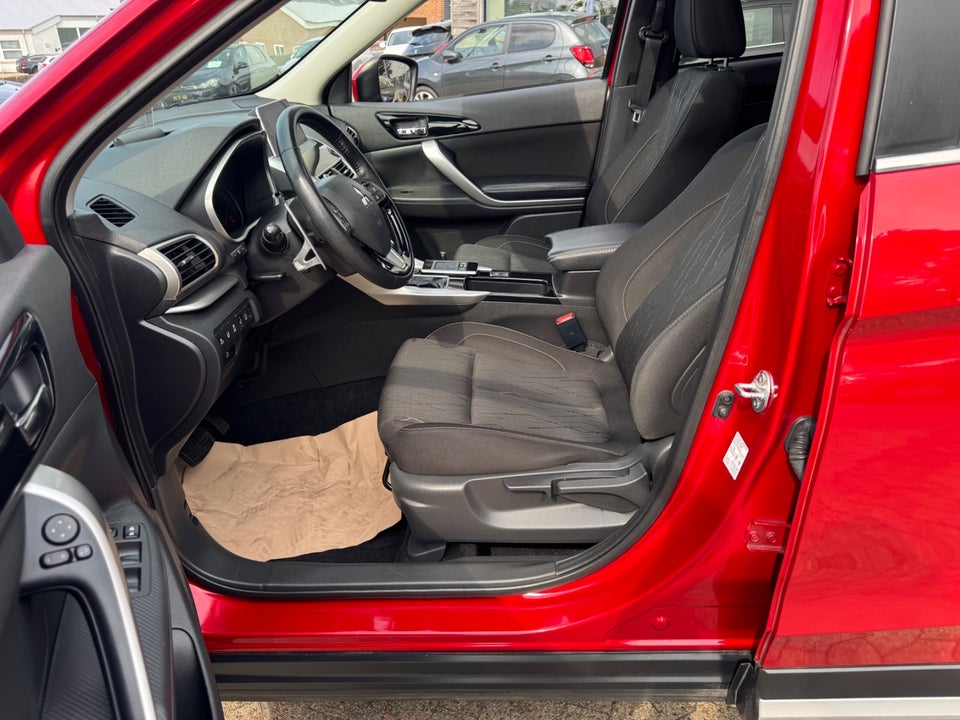 Mitsubishi Eclipse Cross 1,5 T 163 Intense+ CVT 5d