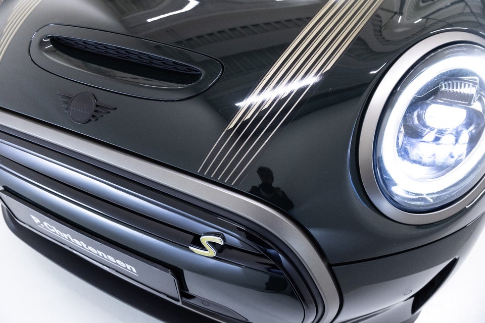 MINI Cooper SE Resolute Edition 3d