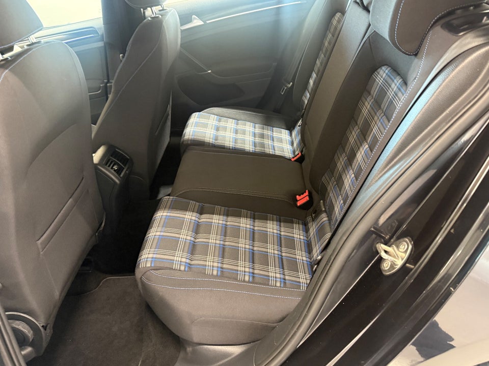 VW Golf VII 1,4 GTE DSG 5d