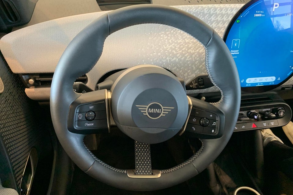 MINI Cooper SE Favoured Trim XL 3d