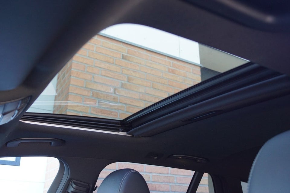 Mercedes E300 de 2,0 AMG Line stc. aut. 5d