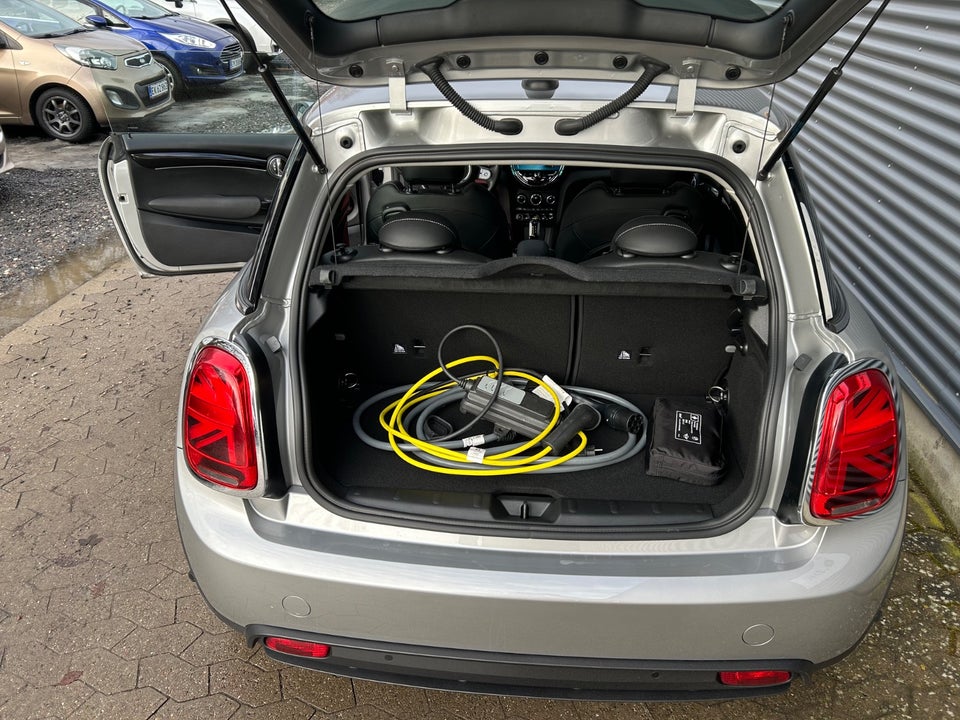 MINI Cooper SE Essential 3d