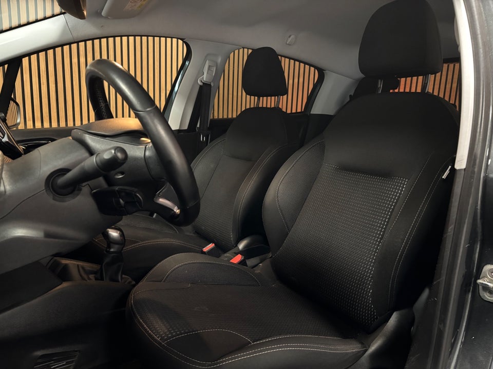 Peugeot 208 1,6 BlueHDi 100 Desire 5d