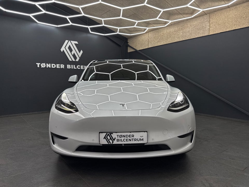 Tesla Model Y Long Range AWD 5d