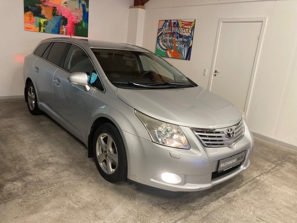 Toyota Avensis 1,6 VVT-i T1 stc. 5d