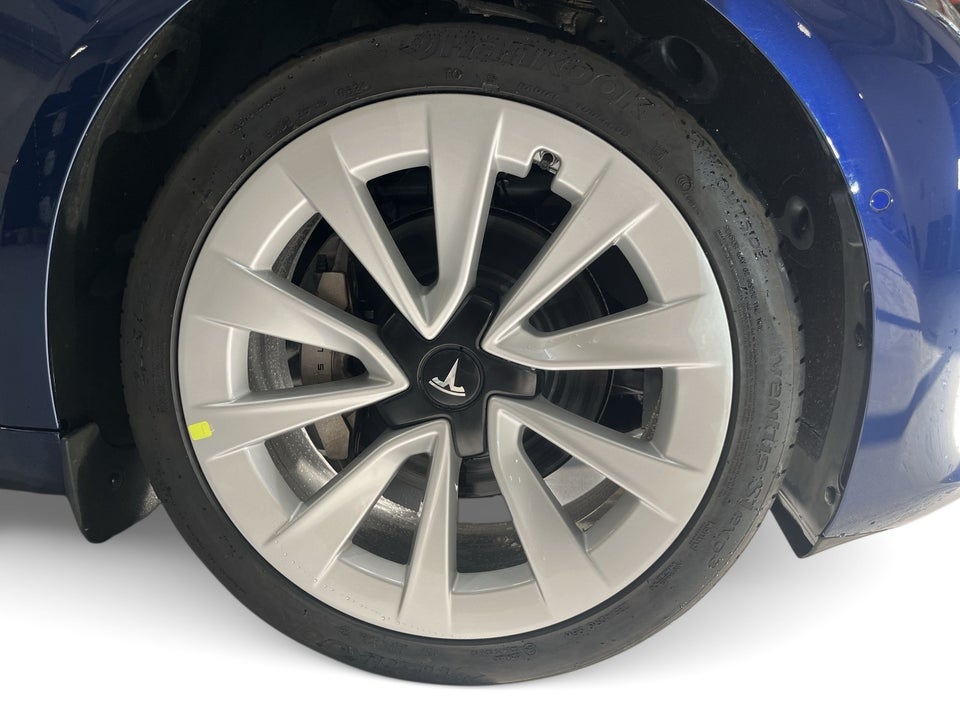 Tesla Model 3 Standard Range+ RWD 4d