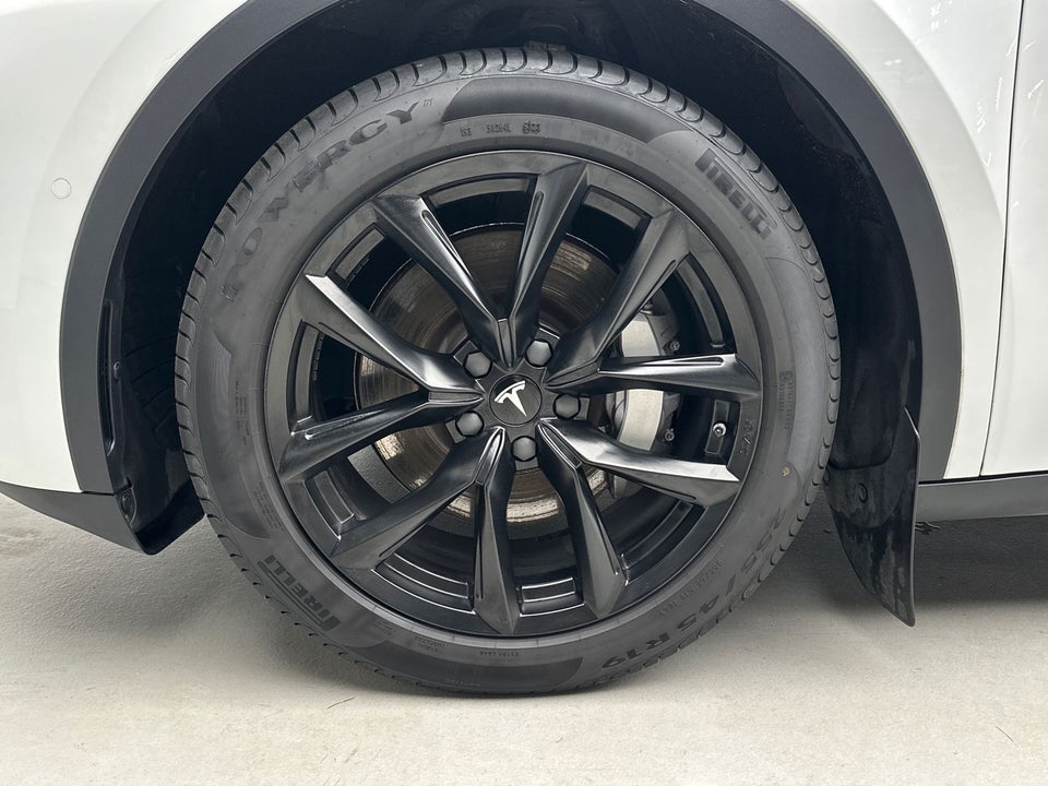 Tesla Model Y Long Range AWD 5d