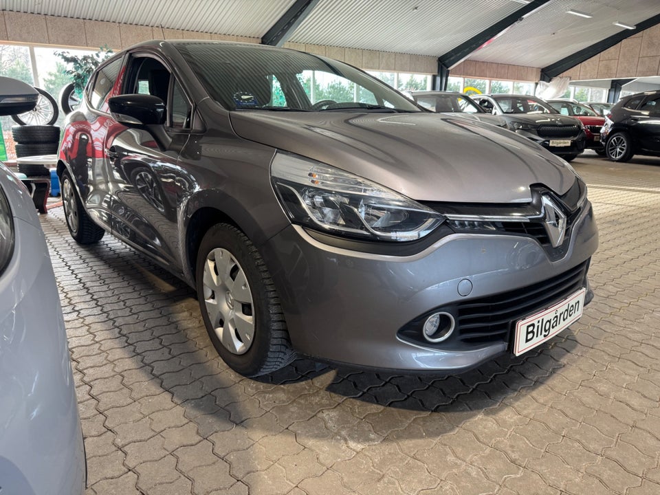 Renault Clio IV 0,9 TCe 90 Expression 5d