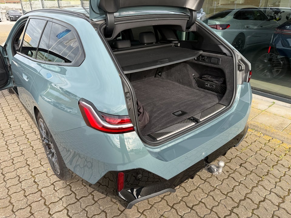 BMW i5 eDrive40 Touring Fully Charged 5d