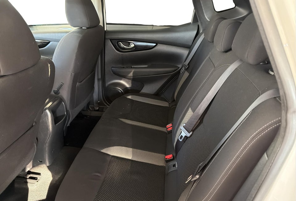 Nissan Qashqai 1,3 Dig-T 140 Acenta 5d