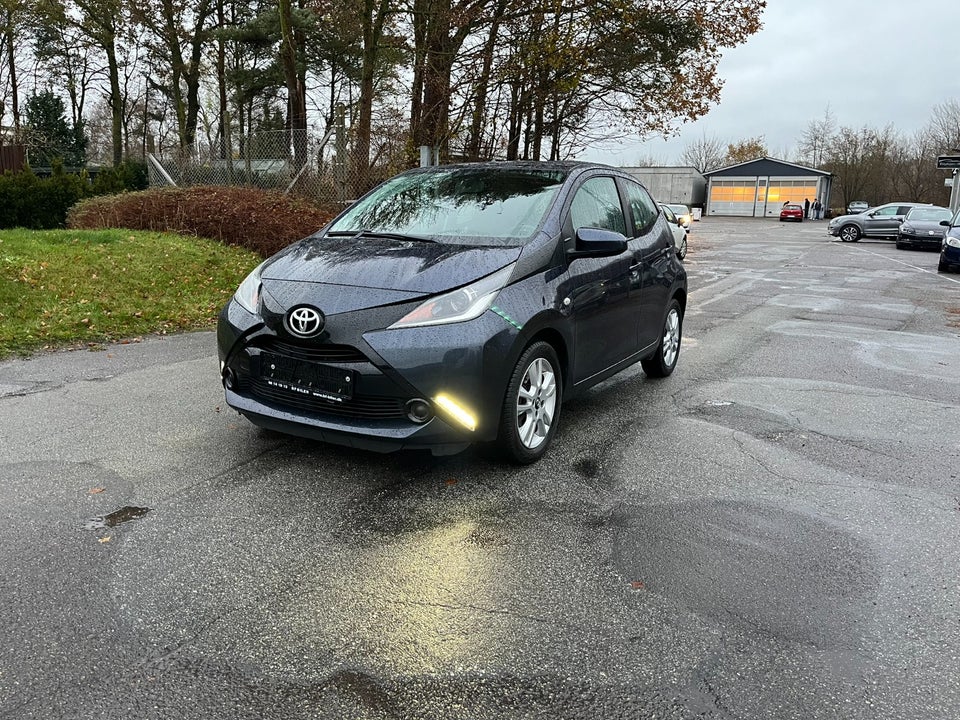 Toyota Aygo 1,0 VVT-i x-play x-shift 5d