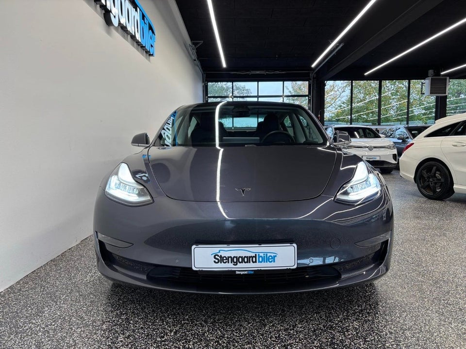Tesla Model 3 Standard Range+ RWD 4d