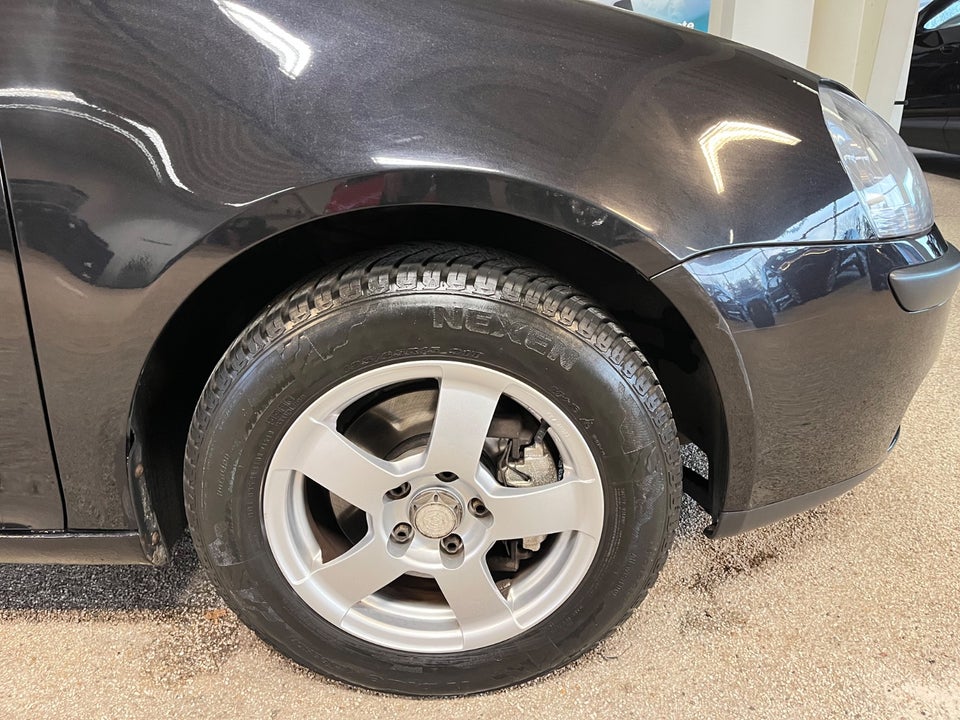 VW Golf V 1,6 FSi Trendline 5d