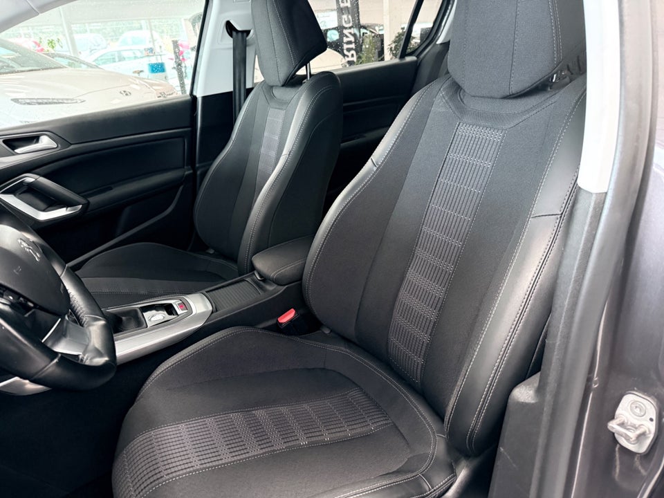 Peugeot 308 1,5 BlueHDi 130 Allure Pack 5d