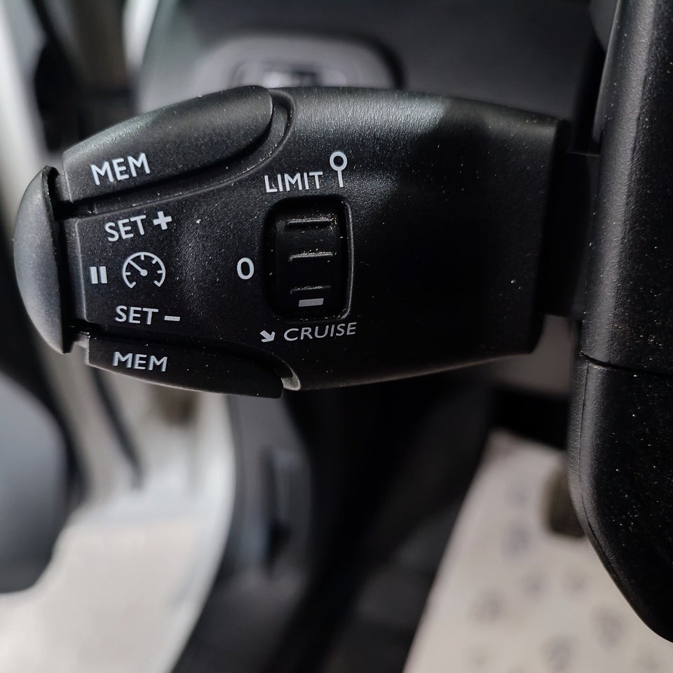 Peugeot Partner 1,5 BlueHDi 100 L1V1 Plus Van