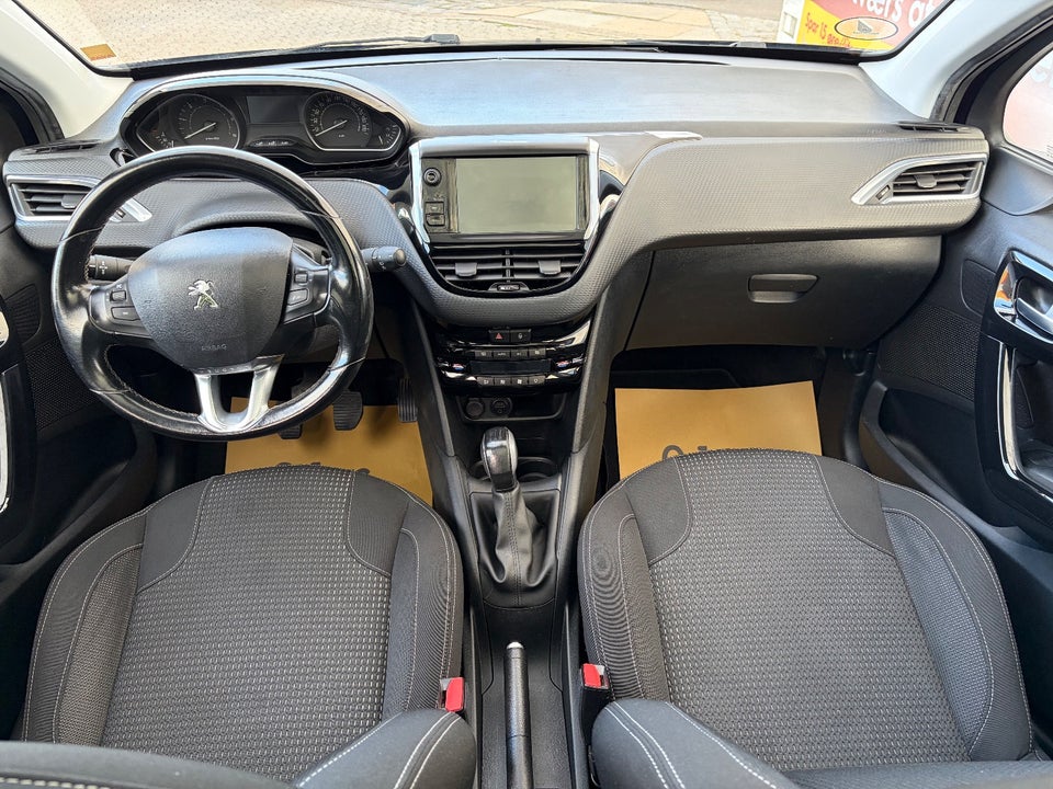 Peugeot 208 1,6 BlueHDi 100 Allure Sky 5d