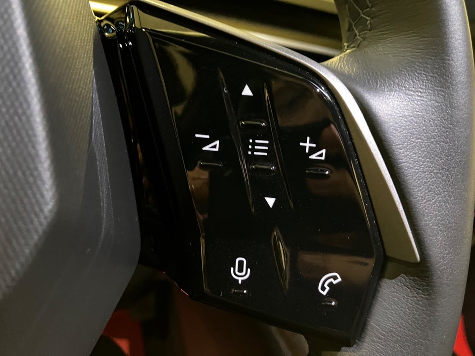 Peugeot e-5008 77 Allure 7prs 5d