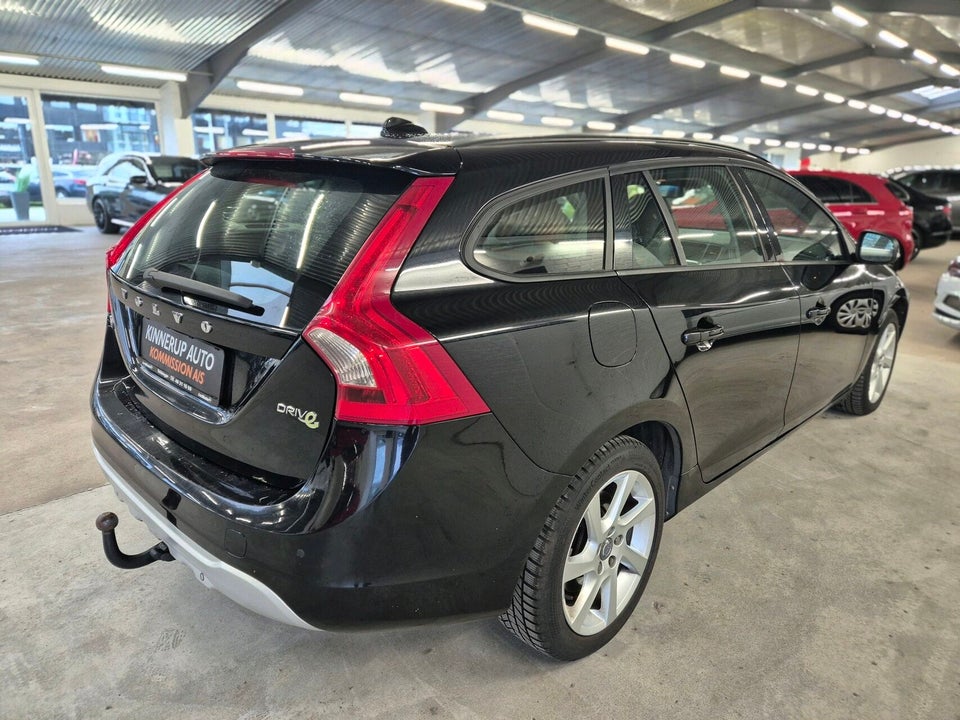 Volvo V60 1,6 D2 115 Kinetic aut. 5d