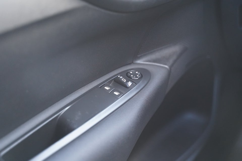 Citroën C4 1,4 VTi Attraction 5d