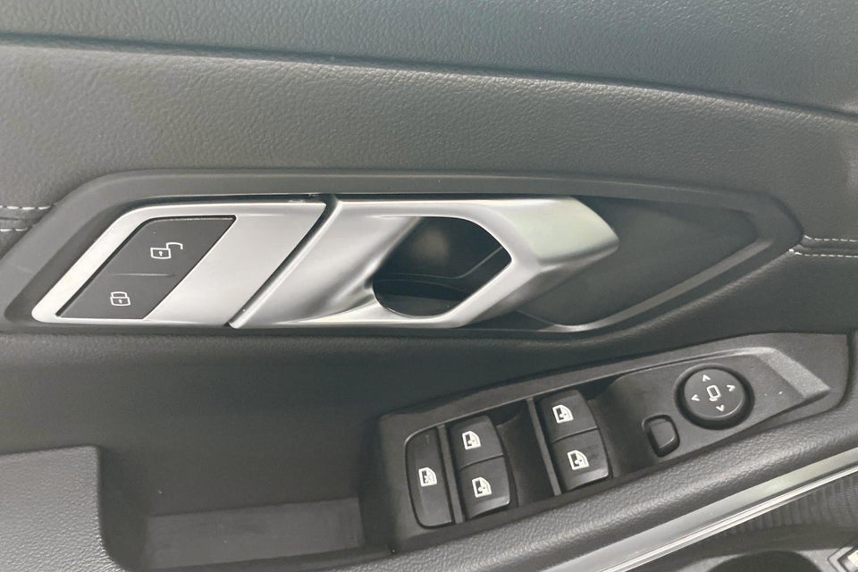 BMW 330e 2,0 Touring Sport Line aut. 5d