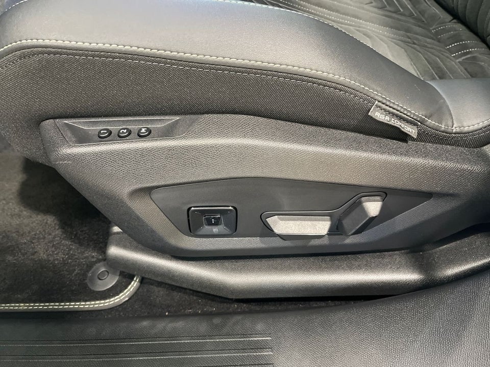 Peugeot e-5008 77 GT Pack 7prs 5d