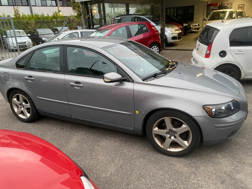 Volvo S40 2,5 T5 Momentum aut. 4d