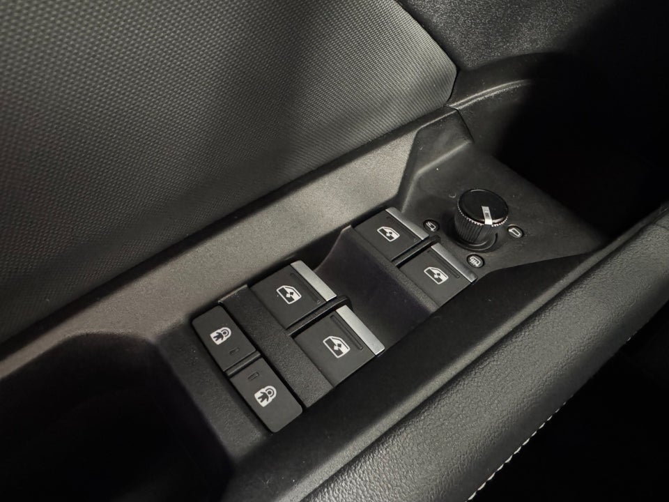 Audi Q4 e-tron 45 Advance quattro 5d