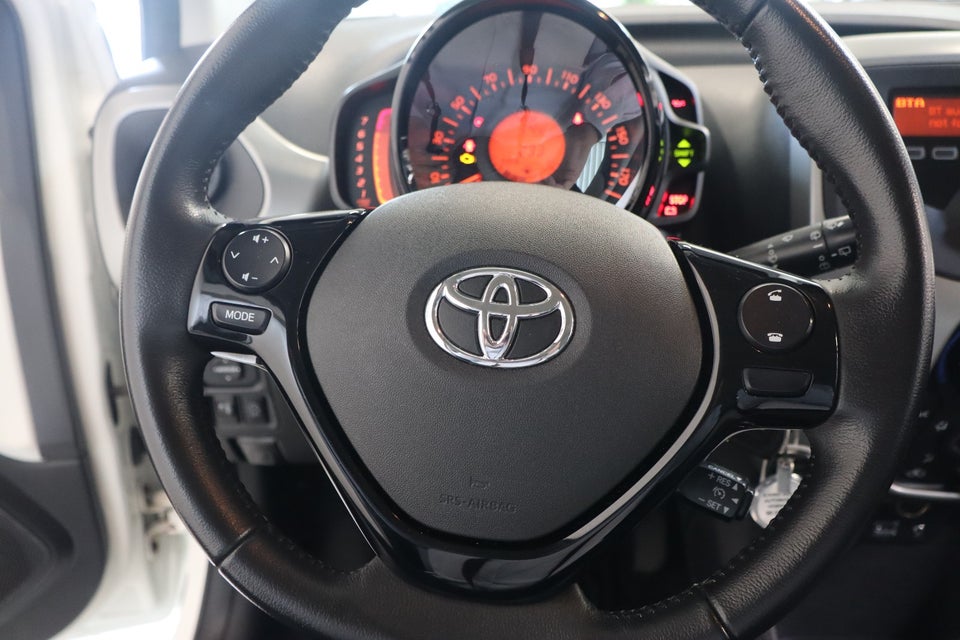 Toyota Aygo 1,0 VVT-i x-play 5d