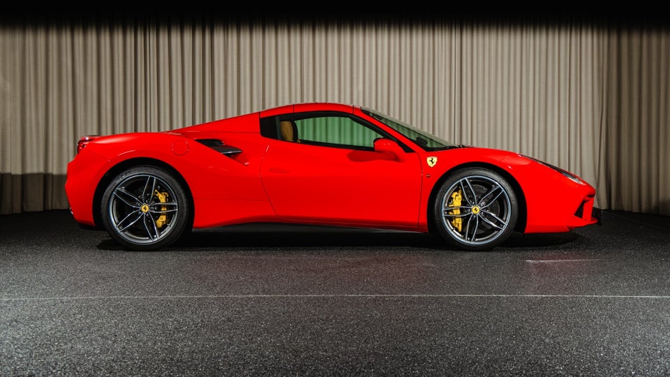 Ferrari 488 Spider 3,9 DCT 2d