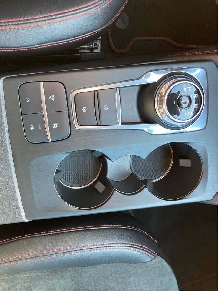 Ford Kuga 2,5 PHEV ST-Line X CVT 5d