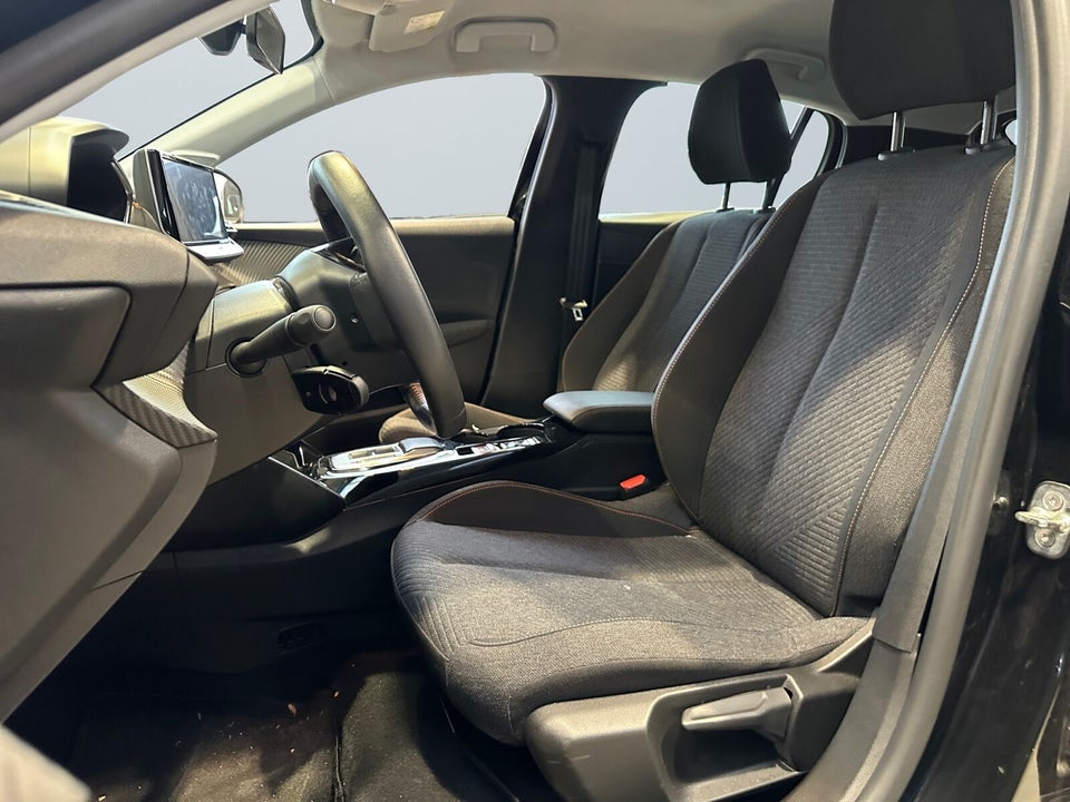 Peugeot e-208 50 Style 5d