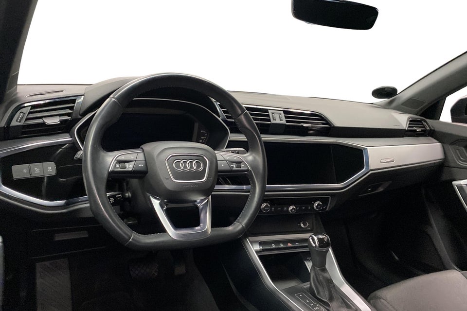 Audi Q3 35 TFSi S-line S-tr. 5d