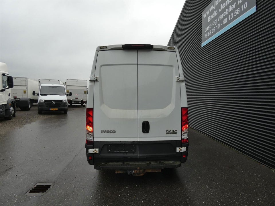 Iveco Daily 2,3 35S16 12m³ Van AG8