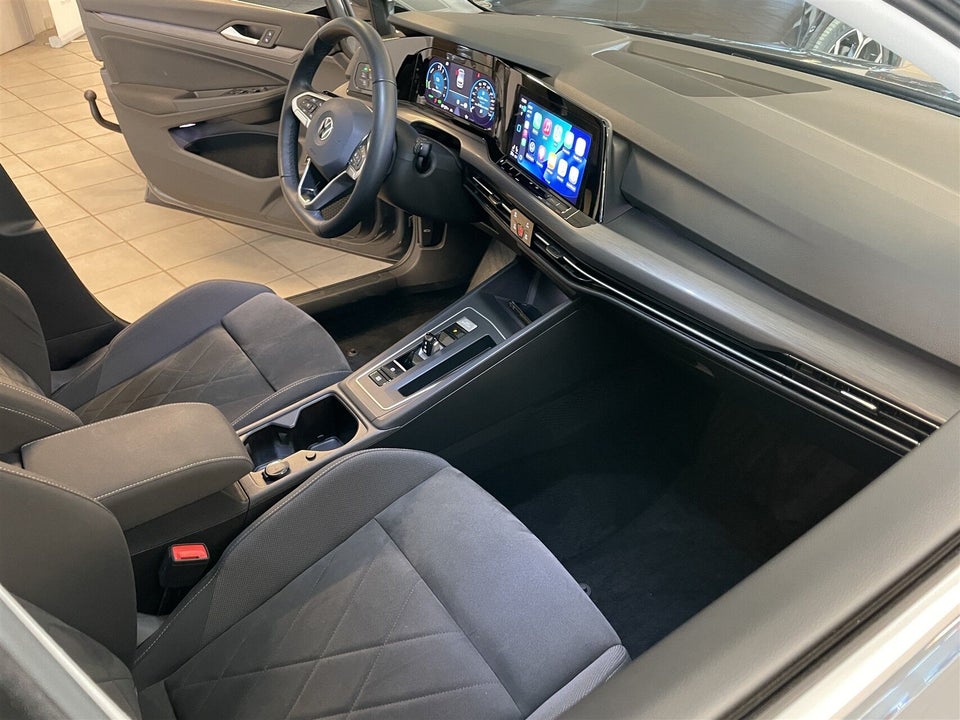 VW Golf VIII 1,4 eHybrid DSG 5d