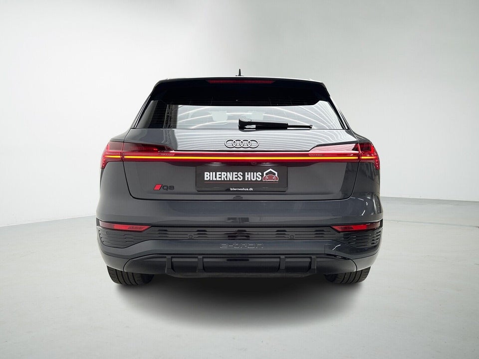 Audi Q8 e-tron 55 S-line quattro 5d