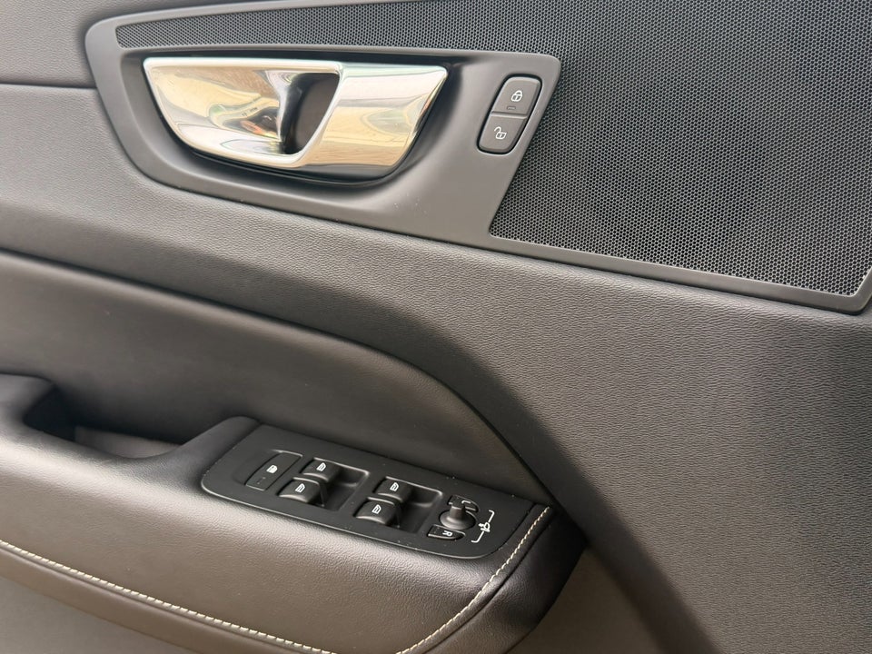 Volvo XC60 2,0 T5 250 R-Design aut. AWD 5d