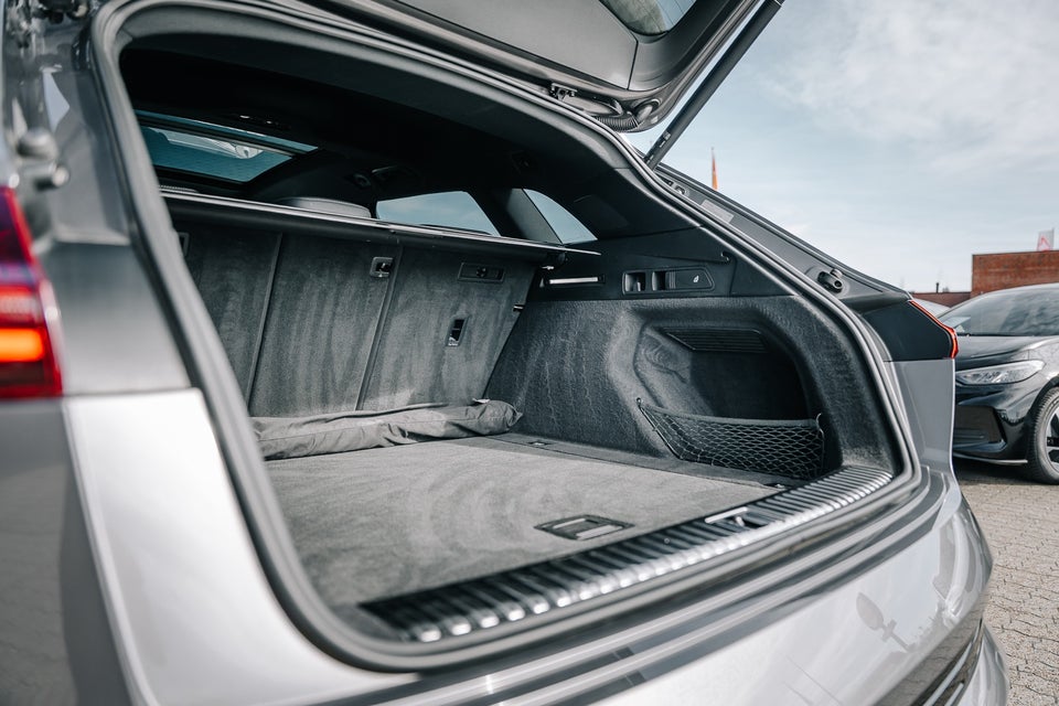 Audi e-tron 55 S-line quattro 5d