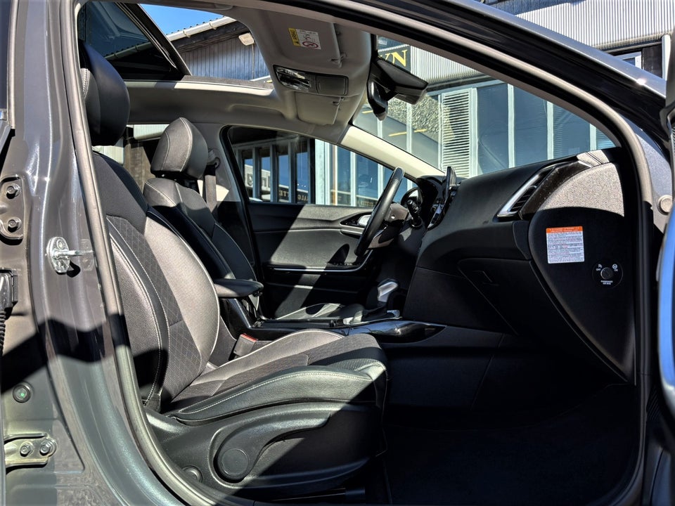 Kia Ceed 1,6 PHEV Upgrade Premium SW DCT 5d