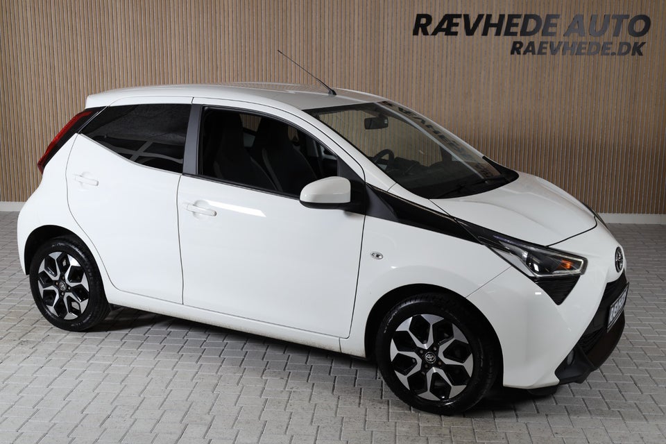 Toyota Aygo 1,0 VVT-i x-press x-shift 5d