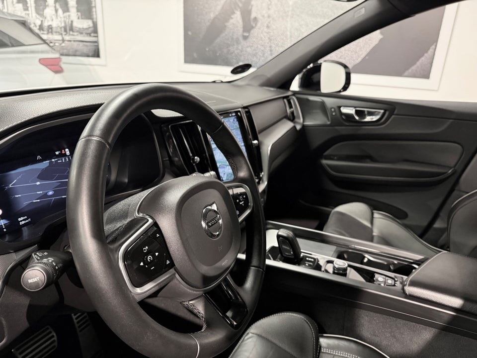 Volvo XC60 2,0 T6 ReCharge R-Design aut. AWD 5d