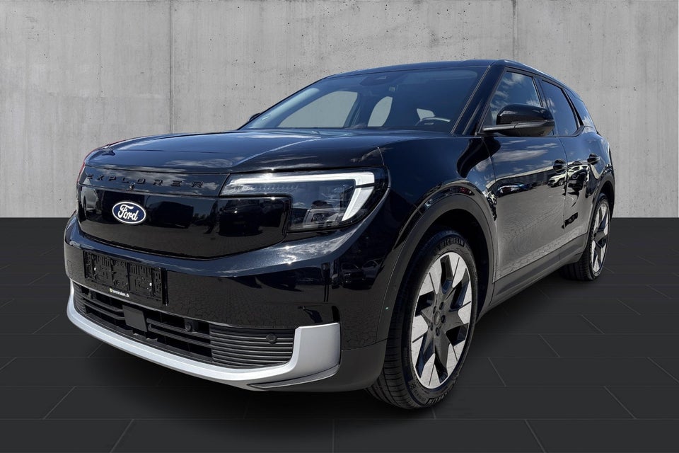 Ford Explorer 77 Premium Extended Range 5d