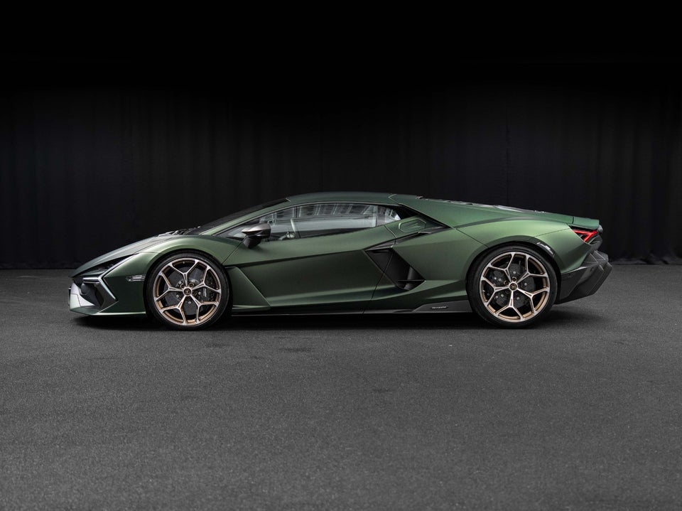 Lamborghini Revuelto 6,5  2d